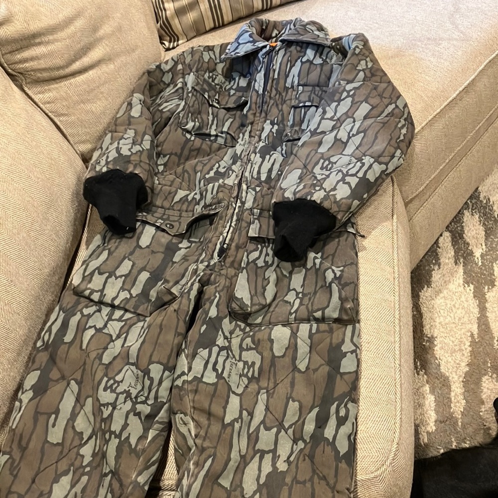 Men’s Medium Reversible Camo One Piece Insulated Suit
